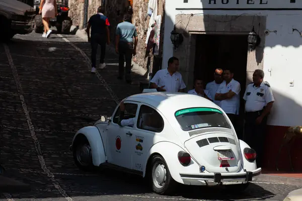 Taxco, Meksika - 18 Kasım 2024: Meksika 'nın Guerrero eyaletinde yer alan güzel bir koloni şehri olan Taxco de Alarcon' un görüntüsü.