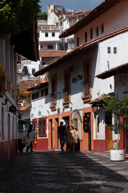 Taxco, Meksika - 18 Kasım 2024: Meksika 'nın Guerrero eyaletinde yer alan güzel bir koloni şehri olan Taxco de Alarcon' un görüntüsü.