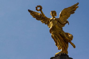Mexico City, Meksika - 15 Kasım 2024 Bağımsızlık Anıtı, aynı zamanda Bağımsızlık Meleği olarak da bilinir Mexico City şehir merkezindeki ünlü Paseo de la Reforma 'da bulunan bir zafer sütunu..