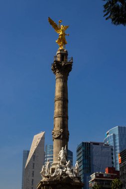 Mexico City, Meksika - 15 Kasım 2024 Bağımsızlık Anıtı, aynı zamanda Bağımsızlık Meleği olarak da bilinir Mexico City şehir merkezindeki ünlü Paseo de la Reforma 'da bulunan bir zafer sütunu..