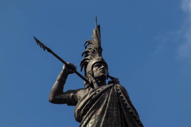 Mexico City, Meksika - 14 Kasım 2024: Cuauhtemoc Anıtı, Meksika 'daki Paseo de la Reforma' da bulunan ve Tenochtitlan 'ın son Meksika hükümdarına adanmış 1887 tarihli bir anıttır..