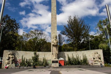 Mexico City, Meksika - 14 Kasım 2024: Mexico City 'de Luis Ortiz Manastırı tarafından 1949' da inşa edilen Anıt.
