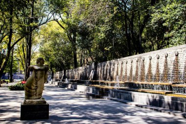 Mexico City, Meksika - 15 Kasım 2024: Chapultepec 'teki Nezahualcoyotl Anıtı Sanatçı Luis Ortiz Manastırı.