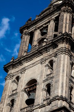 1573 ve 1813 yılları arasında inşa edilen Mexico City Metropolitan Katedrali 'nin ön cephesi. Cennete Kutsal Bakire Meryem 'in Varsayımının Metropolitan Katedrali.