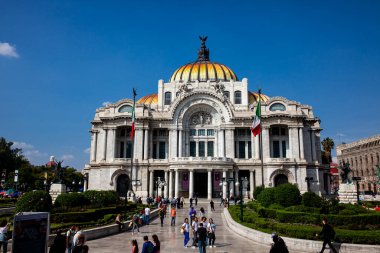 Mexico City, Mexico - 24 Ekim 2024: Mexico City Güzel Sanatlar Sarayı.