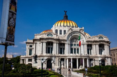 Mexico City, Mexico - 24 Ekim 2024: Mexico City Güzel Sanatlar Sarayı.