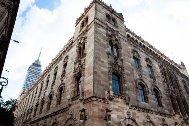 Mexico City 'nin tarihi şehir merkezinin güzel antik binaları.