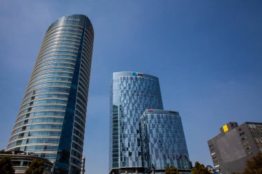 Mexico City, Mexico - 23 Ekim 2024: Mexico City şehir merkezindeki modern binaların manzarası.