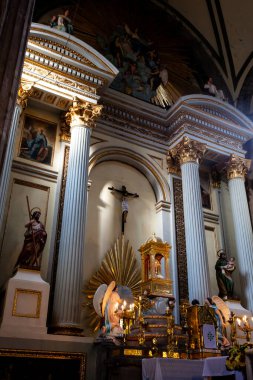 Mexico City, Mexico - 23 Ekim 2024: 1573 ve 1813 yılları arasında inşa edilen Mexico City 'nin tarihi Metropolitan Katedrali. Cennete Kutsal Bakire Meryem 'in Varsayımının Metropolitan Katedrali.