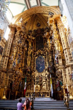 Mexico City, Mexico - 23 Ekim 2024: 1573 ve 1813 yılları arasında inşa edilen Mexico City 'nin tarihi Metropolitan Katedrali. Cennete Kutsal Bakire Meryem 'in Varsayımının Metropolitan Katedrali.