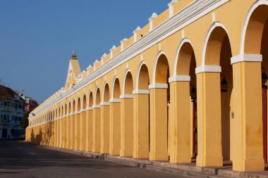 Kolombiya 'nın Cartagena de Indias şehrindeki Las Bovedas Koloni Binası.
