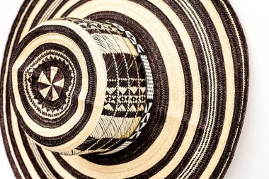 Kolombiya 'nın geleneksel şapkası Sombrero vueltiao. Kolombiya konsepti. Kolombiya kültürü konsepti. Arkaplan