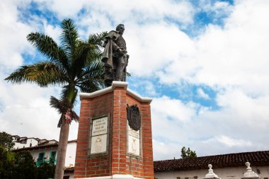 Concepcion, Kolombiya - 20 Ocak 2024. Antioquia, Kolombiya 'daki güzel sömürge kasabası Concepcion' da General Jose Maria Cordoba 'nın anısına dikildi..