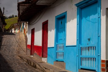 Antioquia, Kolombiya 'daki sömürge şehri Concepcion' un güzel sokakları.