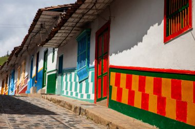 Antioquia, Kolombiya 'daki sömürge şehri Concepcion' un güzel sokakları.