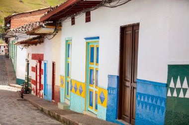 Antioquia, Kolombiya 'daki sömürge şehri Concepcion' un güzel sokakları.