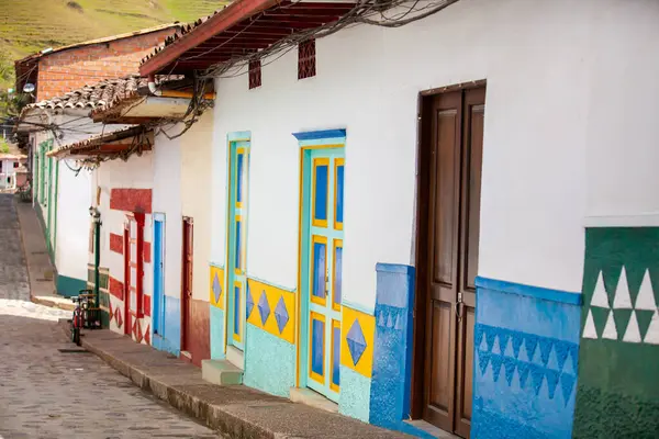 Antioquia, Kolombiya 'daki sömürge şehri Concepcion' un güzel sokakları.