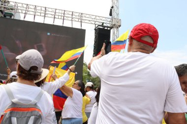 Cali, Kolombiya - 7 Ağustos 2025. Alvaro Uribe Velez 'e ve Cali' deki Kolombiya demokrasisine büyük destek yürüyüşü.