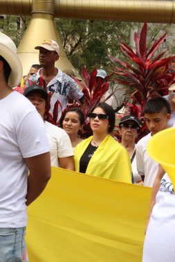 Cali, Kolombiya - 7 Ağustos 2025. Alvaro Uribe Velez 'e ve Cali' deki Kolombiya demokrasisine büyük destek yürüyüşü.