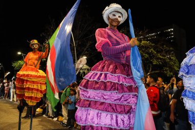 Cali, Kolombiya - 29 Eylül 2025. Pasto 'daki Biyolojik Çeşitlilik Haftası' nın açılışına Pasto 'dan davet edilen Beyaz ve Kara Geçit.