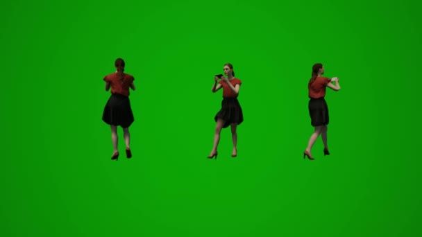 Genç Beyaz Kadın Yeşil Ekran Dans Gece Partisinde Arkadaşlarıyla Içki — Stok video