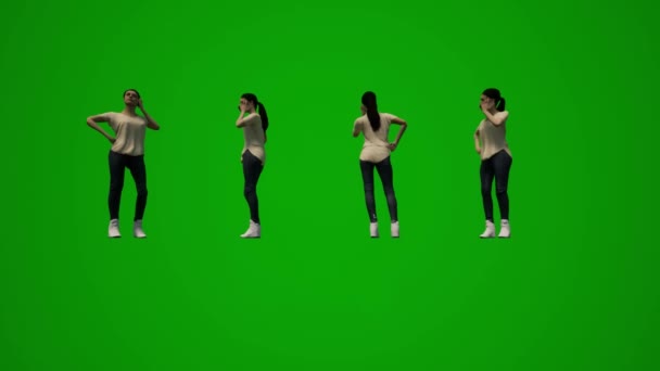 3D若いアメリカ人女性緑の画面が電話を話し いくつかの異なる移動角度を歩いている間に携帯電話で遊んで — ストック動画