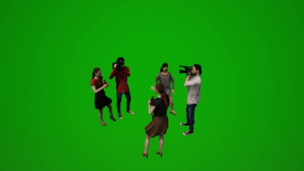 Кілька Різних Чоловіків Жінок Зелений Екран Ходити Говорити Чекати Кафе — стокове відео