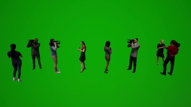 Mehrere Verschiedene Männer Und Frauen Green Screen Gehen Und Reden — Stockvideo