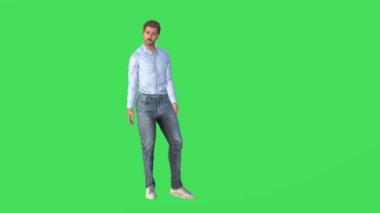 Yeşil ekranda yürüyen ve yüksek kalitede izole edilmiş arka plan 4k gösteren 3D model.