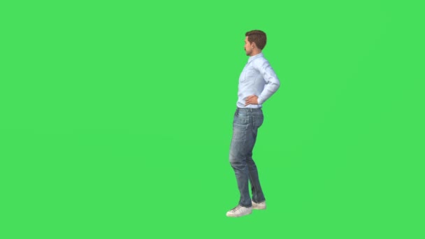 3D退屈アメリカ人男上の緑の画面疑問に思っていると動揺し 混乱しています上の隔離された背景クロマキー高品質 — ストック動画