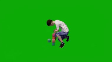 Birkaç Avustralyalı erkek bebek yeşil ekranda tatilde konuşuyor ve arka planda 1080 kalite multiview 'de yürüyor.