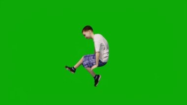 Birkaç Avustralyalı erkek bebek yeşil ekranda tatilde konuşuyor ve arka planda 1080 kalite multiview 'de yürüyor.