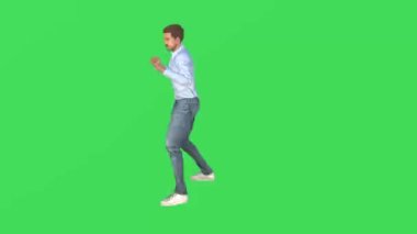 3D erkek dövüş sanatçısı yeşil ekranda dövüşüyor ve film oynuyor izole edilmiş arka plan krom anahtar yüksek kaliteli kenar görünümü