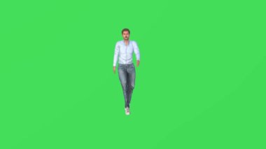 Yeşil ekranda kendini gösteren 3 boyutlu erkek oyuncu modeli ve izole edilmiş arka plan krom yüksek kalite 4K kıyafetleri.