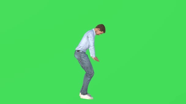 Avustralyalı Adam Yeşil Ekran Üzerinde Vücudunu Öne Çekiyor Yüksek Kalitede — Stok video