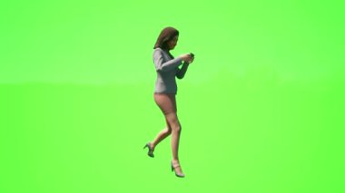 3D insanlar yeşil ekran genç Afrikalı kadınlar cep telefonlarıyla oynuyorlar ve sokakta yürüyorlar.