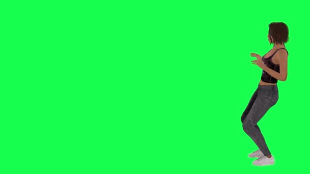 바지와 구두를 소녀가 갑자기 무엇인가를 발견하고 초록색 화면에서 오른쪽 시야에서 — 비디오