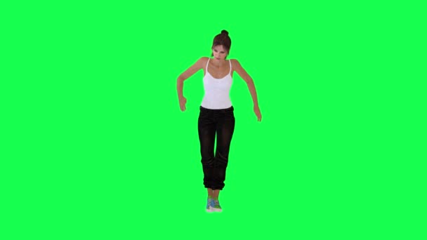 白いドレスの黒のパンツと緑の画面上の反対側の角度から青の靴で観光客の女性のダンスと幸福は 孤立したクロマキーの人々をレンダリング — ストック動画