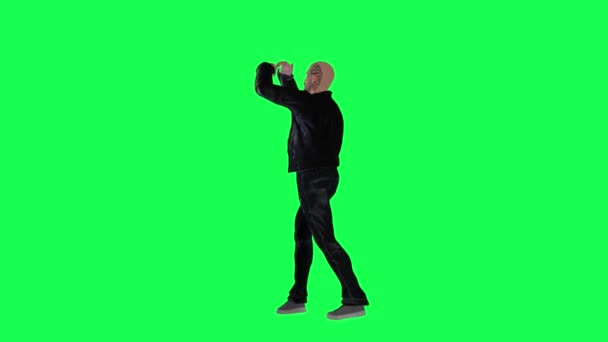 Wysoki Mężczyzna Zielonym Ekranie Kurtką Czarnymi Spodniami Kashf Tosi Rozdartymi — Wideo stockowe