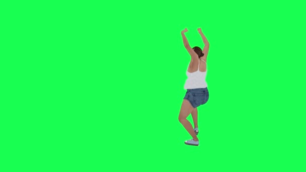Gruba Kobieta Dużym Ciałem Zielonym Ekranie Białym Huśtawką Niebieskimi Spodenkami — Wideo stockowe