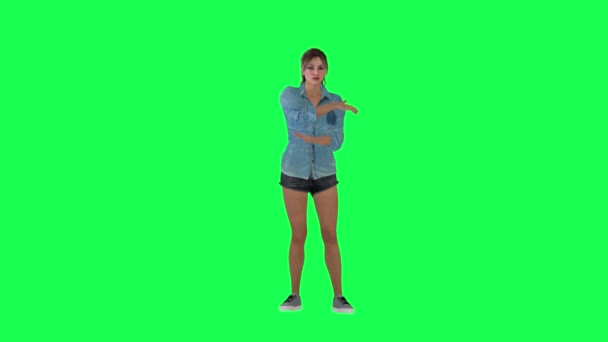 Kobieta Skórą Pszenicy Średnim Normalnym Ciałem Zielonym Ekranie Długą Niebieską — Wideo stockowe