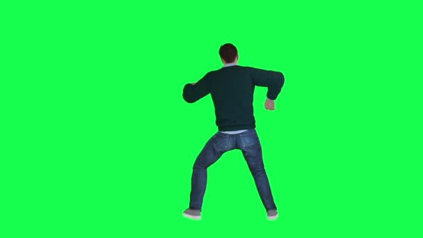 Een Man Met Een Normaal Atletisch Lichaam Het Groene Scherm — Stockvideo