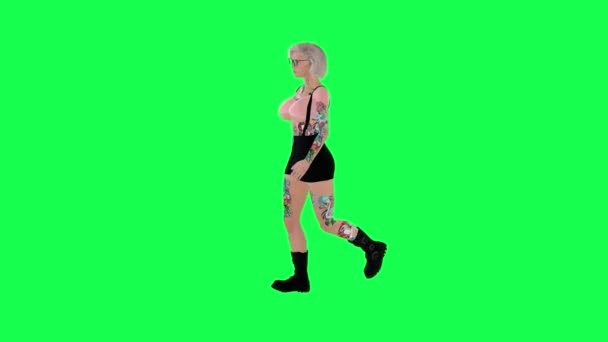 Американская Женщина Ходьба Татуированное Тело Изолированный Зеленый Экран Прямым Углом — стоковое видео