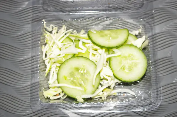 En iyi salatalık ve lahana salatası