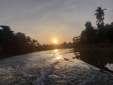 Beautiful Sun site river