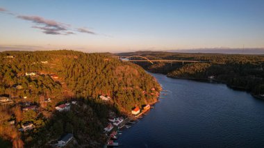 Most Svinesund to most ukowy nad fiordem Idde w zatoce Svinesund na granicy Szwecji i Norwegii