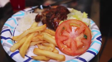 salad with tomato, cabbage, and carrot