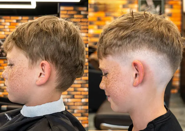 Barbshop stüdyosunda mavi gözlü güzel bir çocukla takılmadan önce ve sonra çekilmiş bir fotoğraf. Çocuğun yüzünde çiller var ve çok özel biri. Yüksek kalite fotoğraf