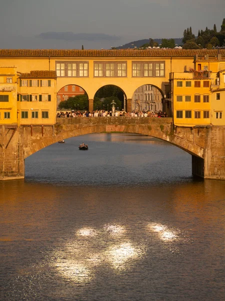 Italien Toskana Florenz Bei Sonnenuntergang Und Brücke Ponte Vecchio — Stockfoto