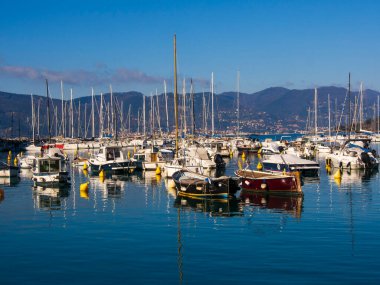 İtalya, Liguria bölgesi, Lerici köyü ve denizi.